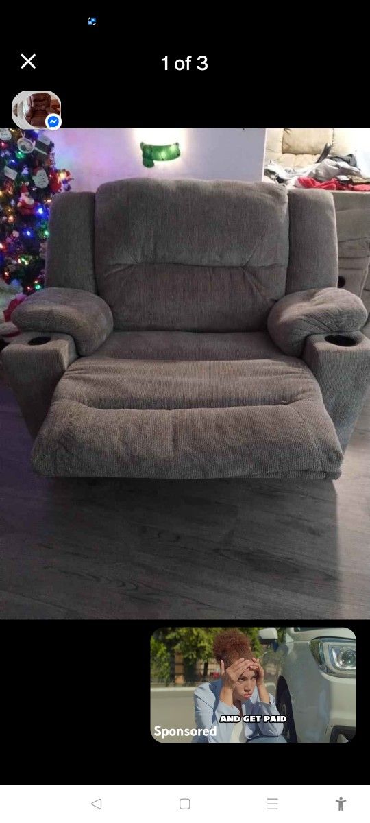 Ashley wide Recliner (( manual )) DELIVERY AVAILABLE