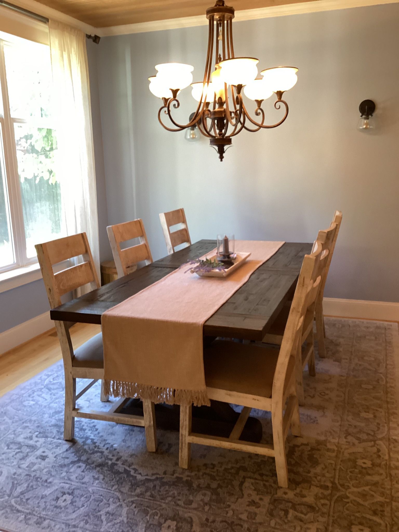 Dining Table With Leaf And 8 Chairs