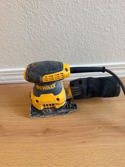 DEWALT Palm Sander