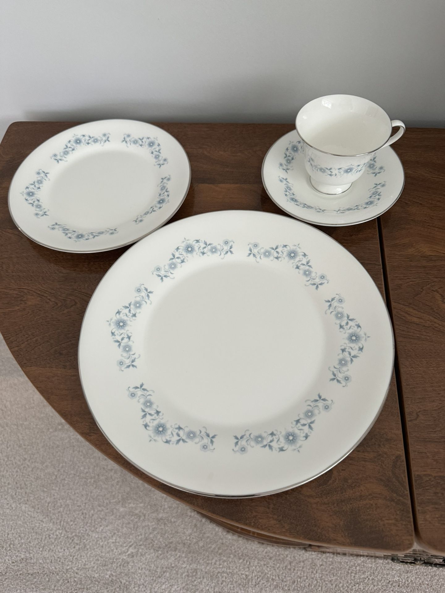 New Wedgwood China Set