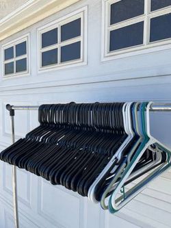 80 pieces Plastic Hangers