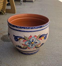 Plant pots