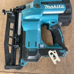 Makita Nailer 18v LXT