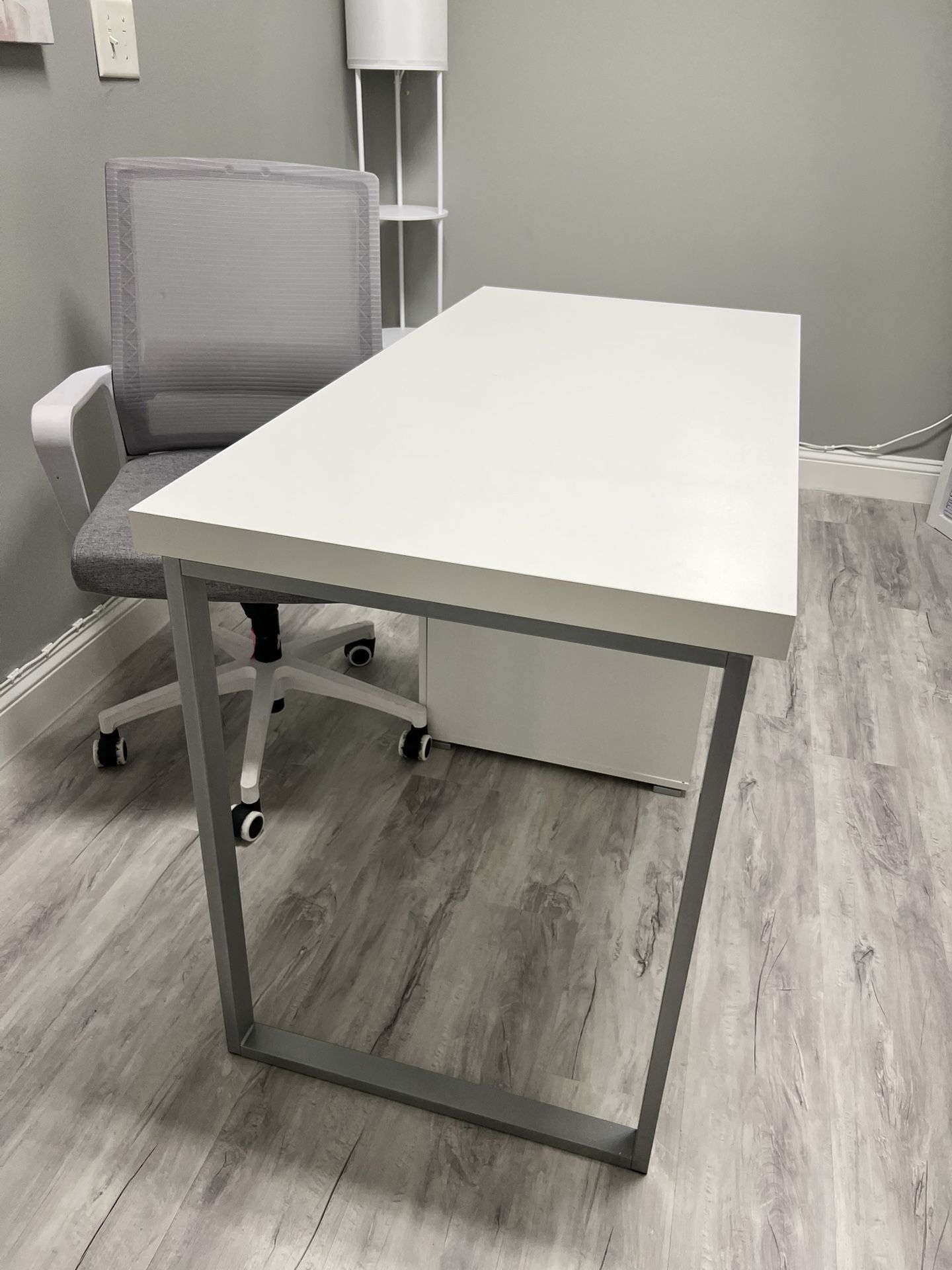 5 Desks Available ($100 Each)