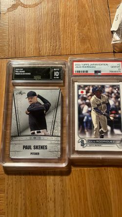 Graded lot 10s and 9.5