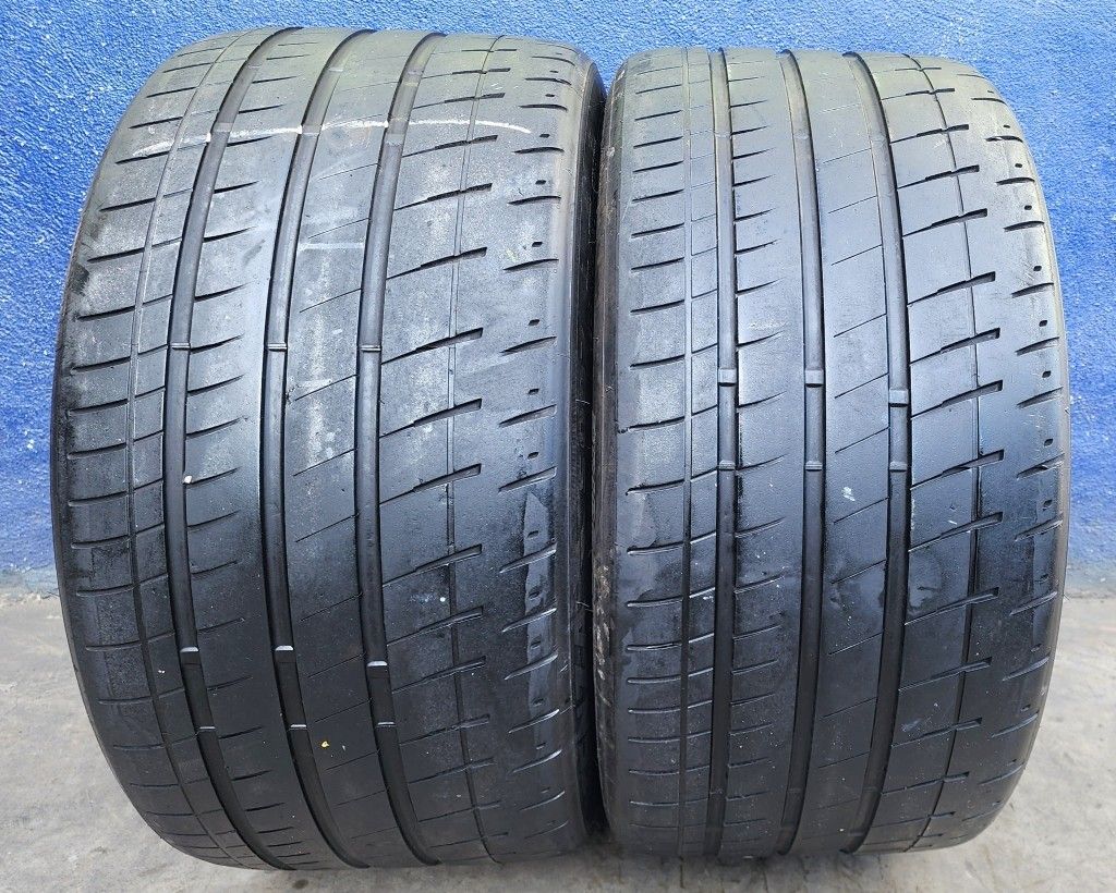 2 USED TIRES BRIDGESTONE 295/35/20