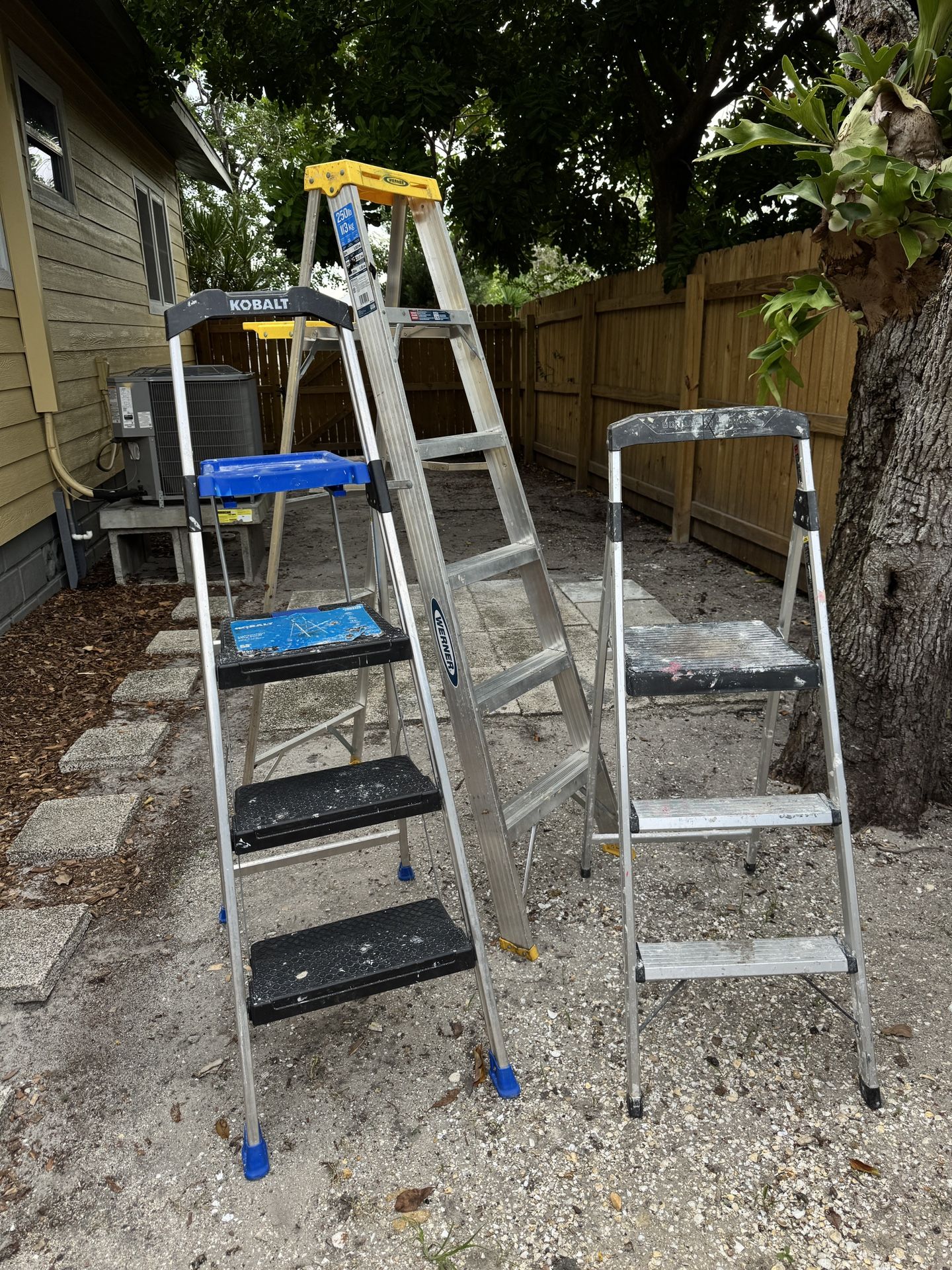 Selling 3 work ladders as a bundle – 6ft, 5ft, and 3ft 🪜 $245 OBO