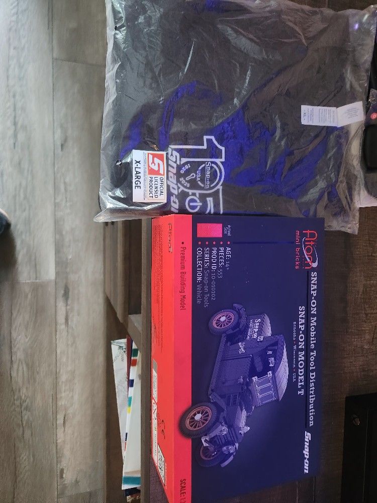Snap On Puzzle And T Shirt Xl