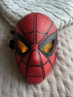 Marvel Spiderman Glow Fx Mask Electronic Wearable With Light Up Eyes