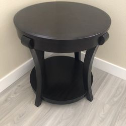 End Table Like New 60