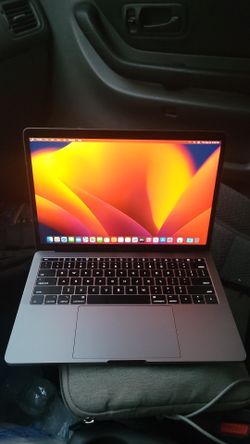 MacBook Pro space gray 8 GB ram 250 GB hard drive with charger 340$