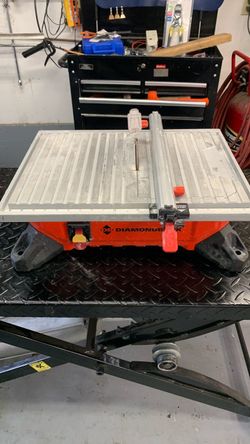 Diamondback 7" Wet Benchtop Tile Saw