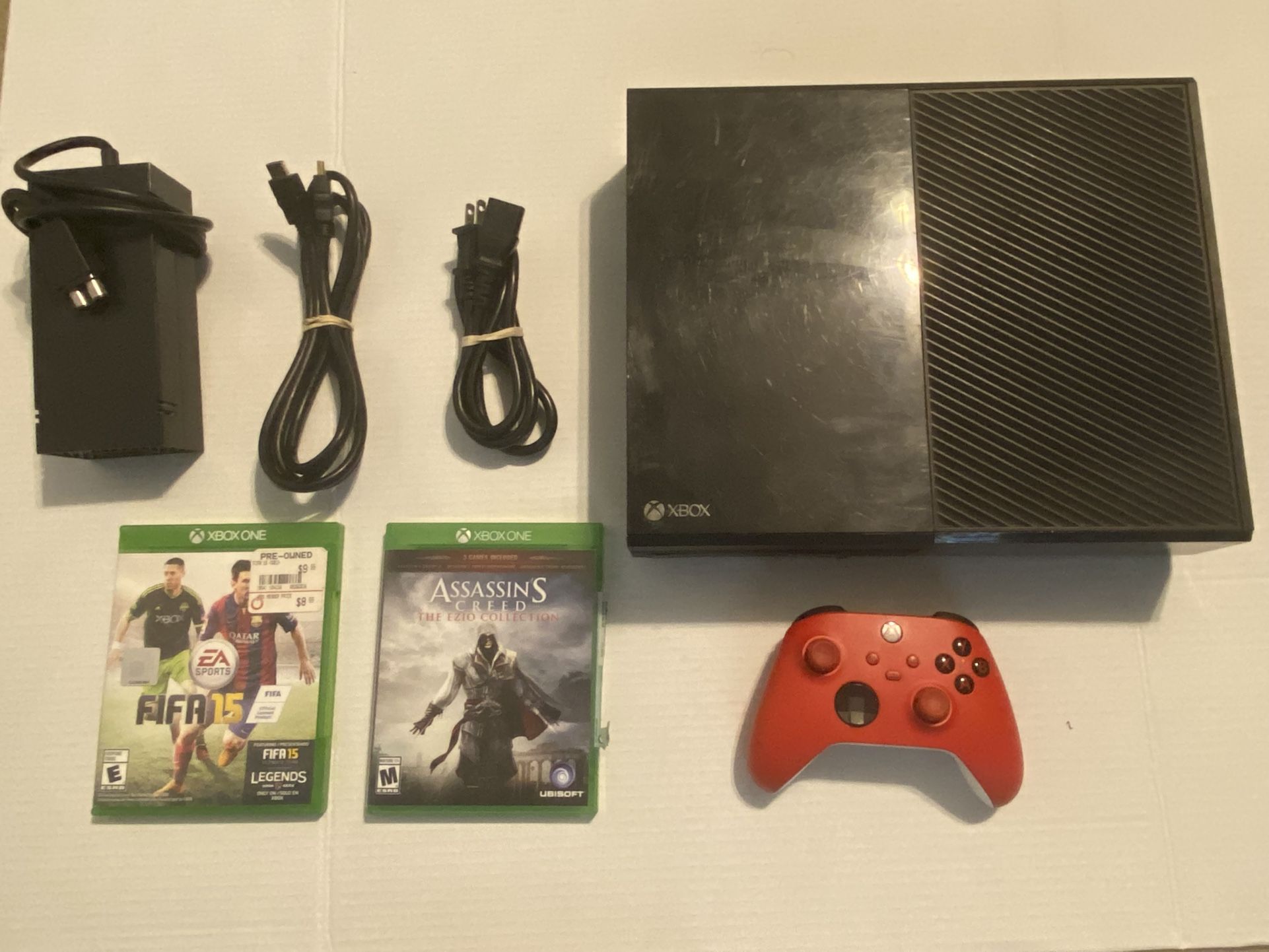 Xbox One w/(2 Games)