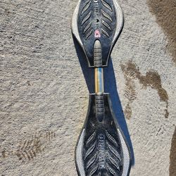 Razor Ripstik caster board
34x9x5H"
some broken part(see the pictures)
works good
$10