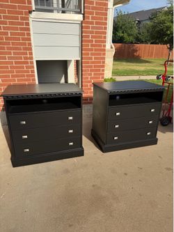 Black dresser set