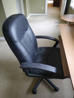 Black Leather Swivel Office Chair With Wheels