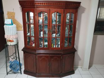 Free China Cabinet Display