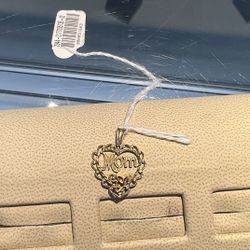 SUPER CUTE Heart “MOM” Pendant