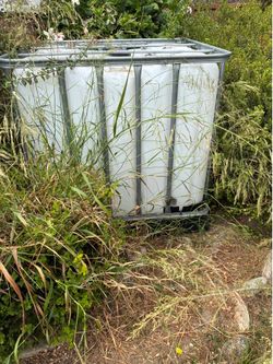 600 Gallon Totes (2)