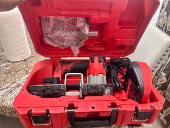 Milwaukee M12 Band Saw Kit w/ Battery, Charger & Case – Like New