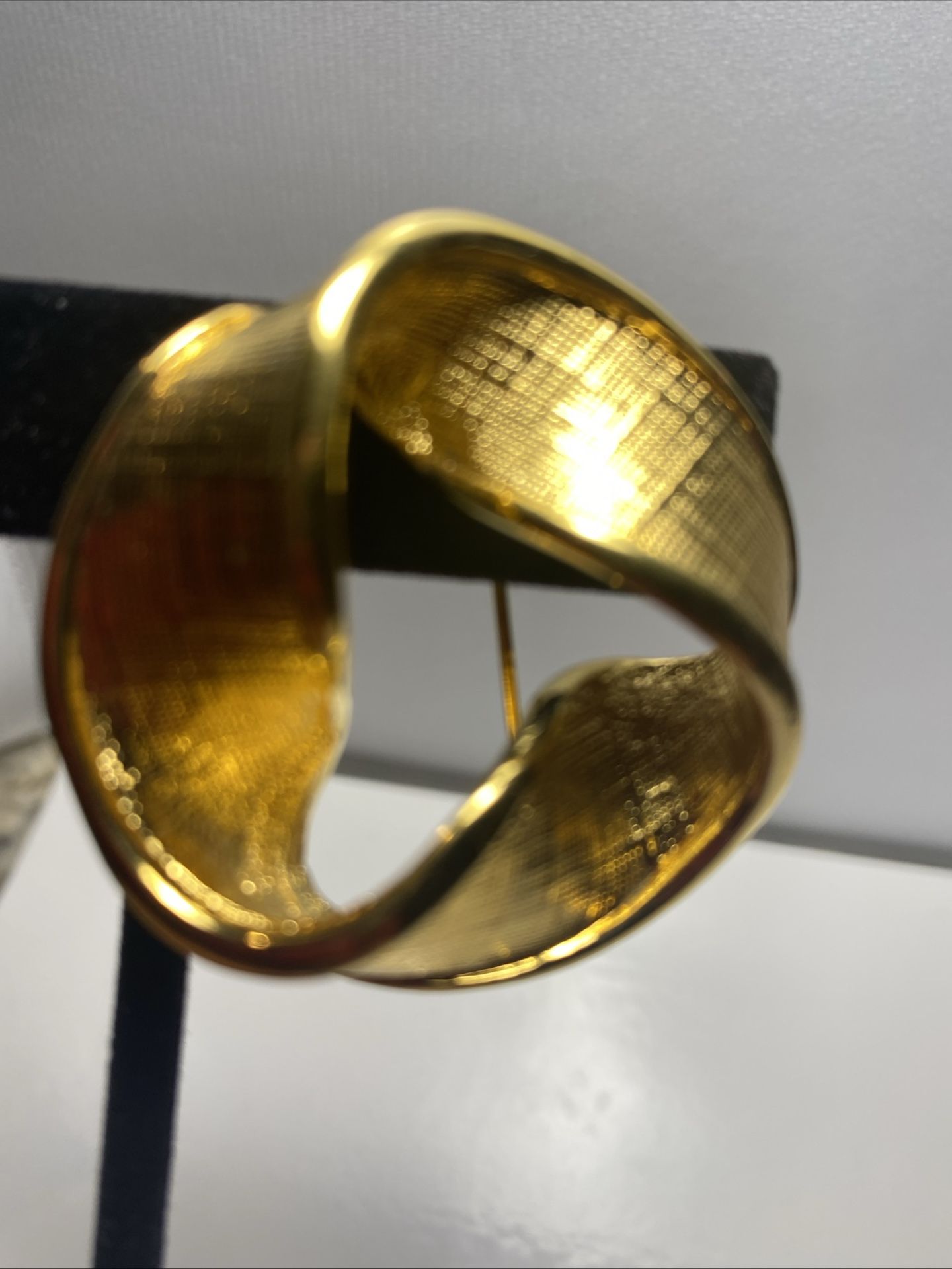 Napier Vintage Wavy Ribbon Elegant Mid Century, Textured Gold Tone Brooch