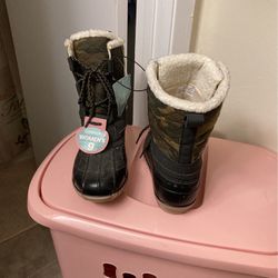 Woman’s Duck Snow Boots 