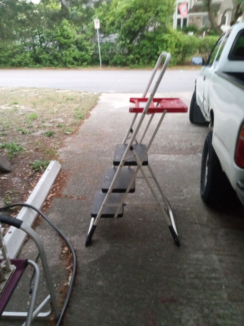 LADDER COSTCO MAX STEEL WORK PLATFORM (STEP LADDER)