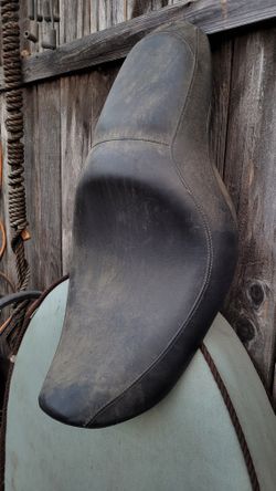 Dyna Harley Seat