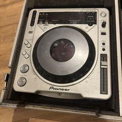 Pioneer CDJ-800MK2 & Numark DXM06 DJ Set