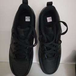 Black Nike Shoe's Size 7Y- NEW