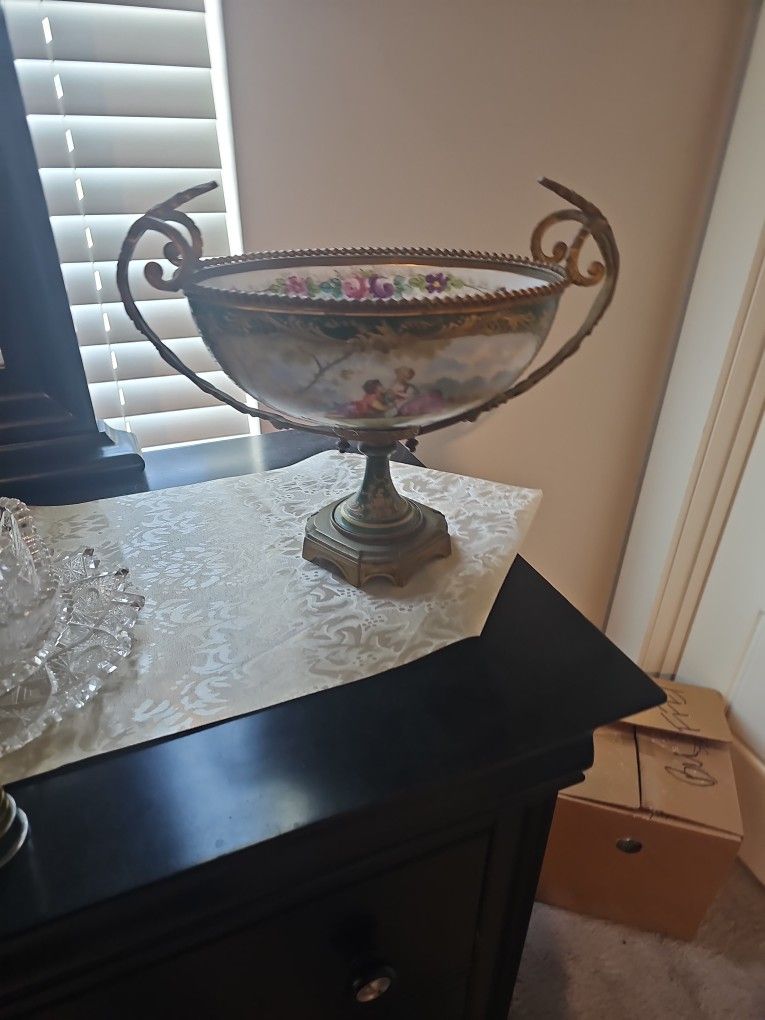 SEVRES STYLE PORCELAIN & BRONZE MOUNTED CENTERPIECE