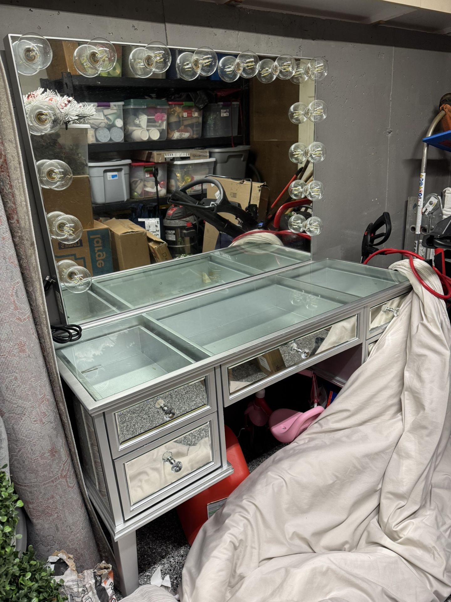 “IMPRESSIONS” Vanity