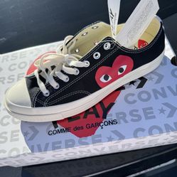 CDG Converse Low top Size 10.5 M