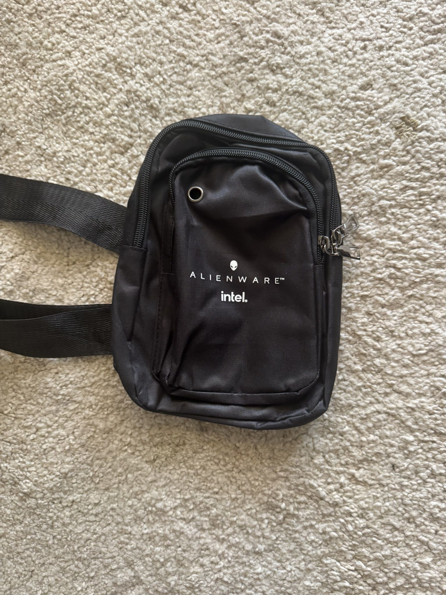 Trendy Alienware Bag