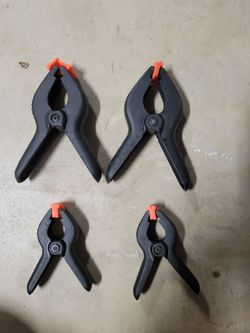 Set of 4 Spring Clamps Black and Orange
