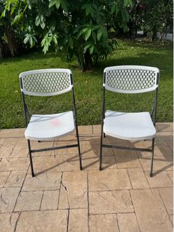 Set of 2 White Plastic Folding Chairs