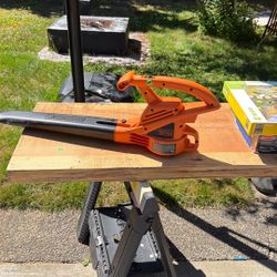 Cord Black + Decker Leaf Blower