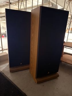 Mitsubishi model SS-2100 floor speaker, 2.