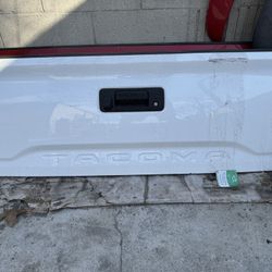 Tacoma Tailgate
