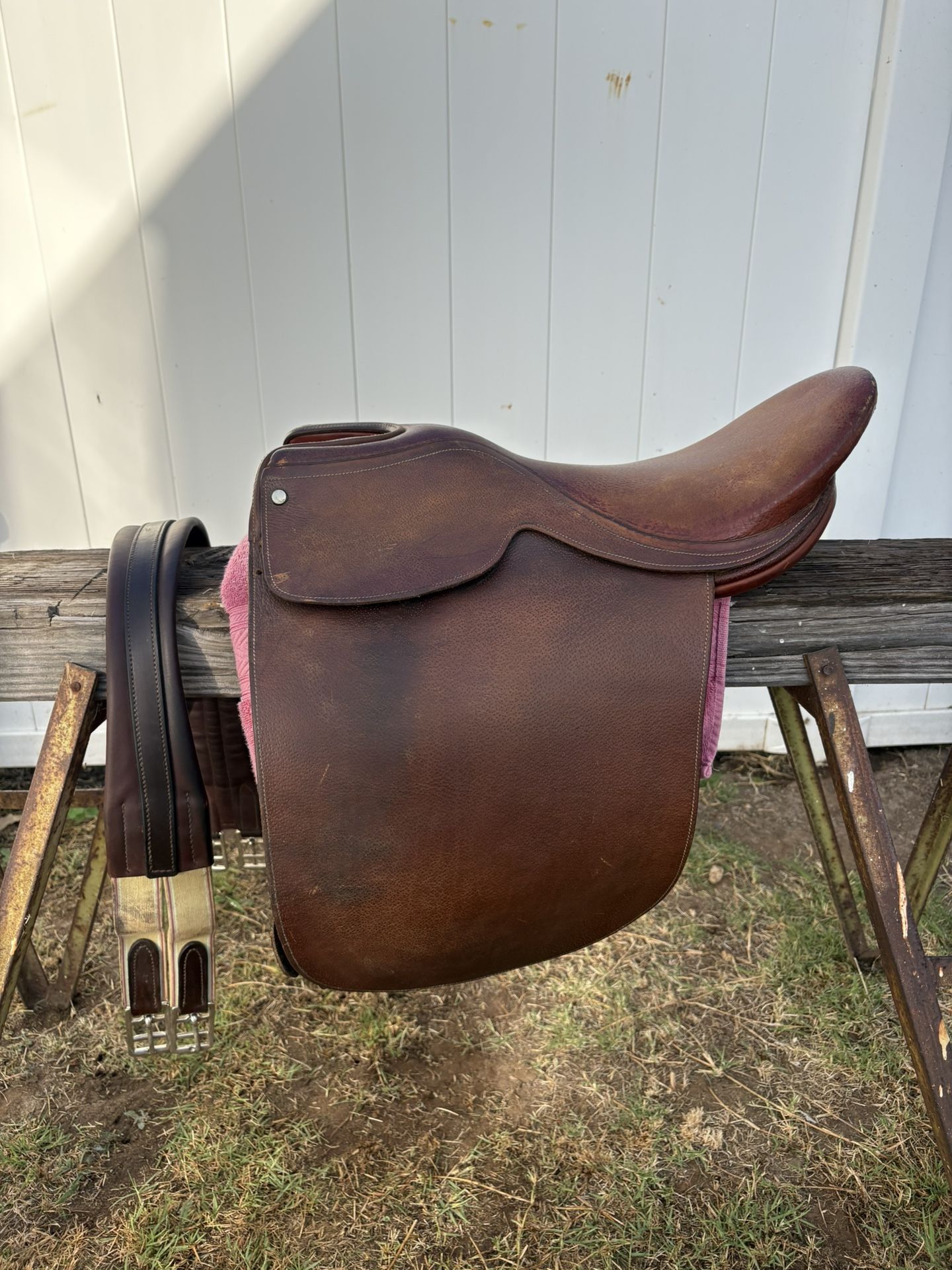 England Horseback Riding Jumping Horse Saddle BT Crump
