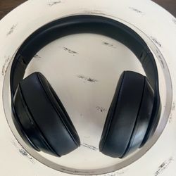 Black Over The Ear Studio 3 Headphones 