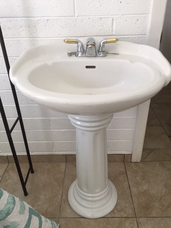 Glacier Bay Westminster Pedestal Sink Standard Pedestal Sink