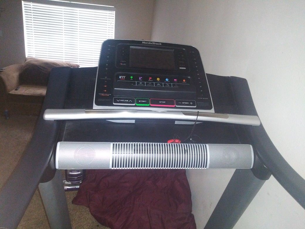 Treadmill Nordictrack Runners Flex 2450 Comercial For Sale In Houston 