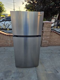 FRIGIDAIRE FRIDGE