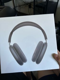 black airpod maxe
