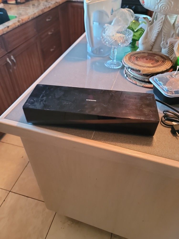 Samsung One Connect Model: SOC1001N Television Box