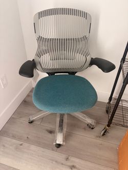 Brand new with tags knoll office chair