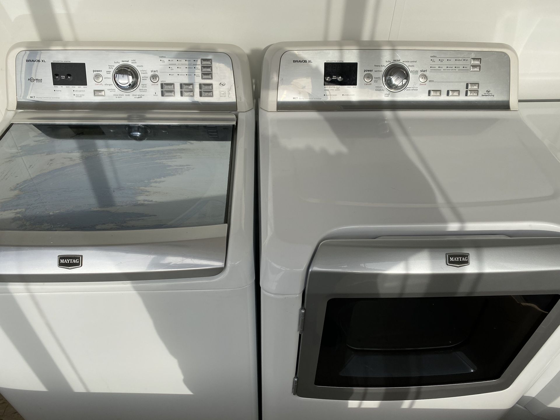 Maytag bravos XL super capacity washer and gas dryer set