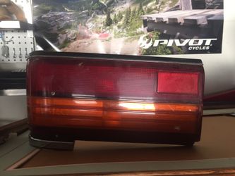 1989 toyota camry good condition left passenger tail light