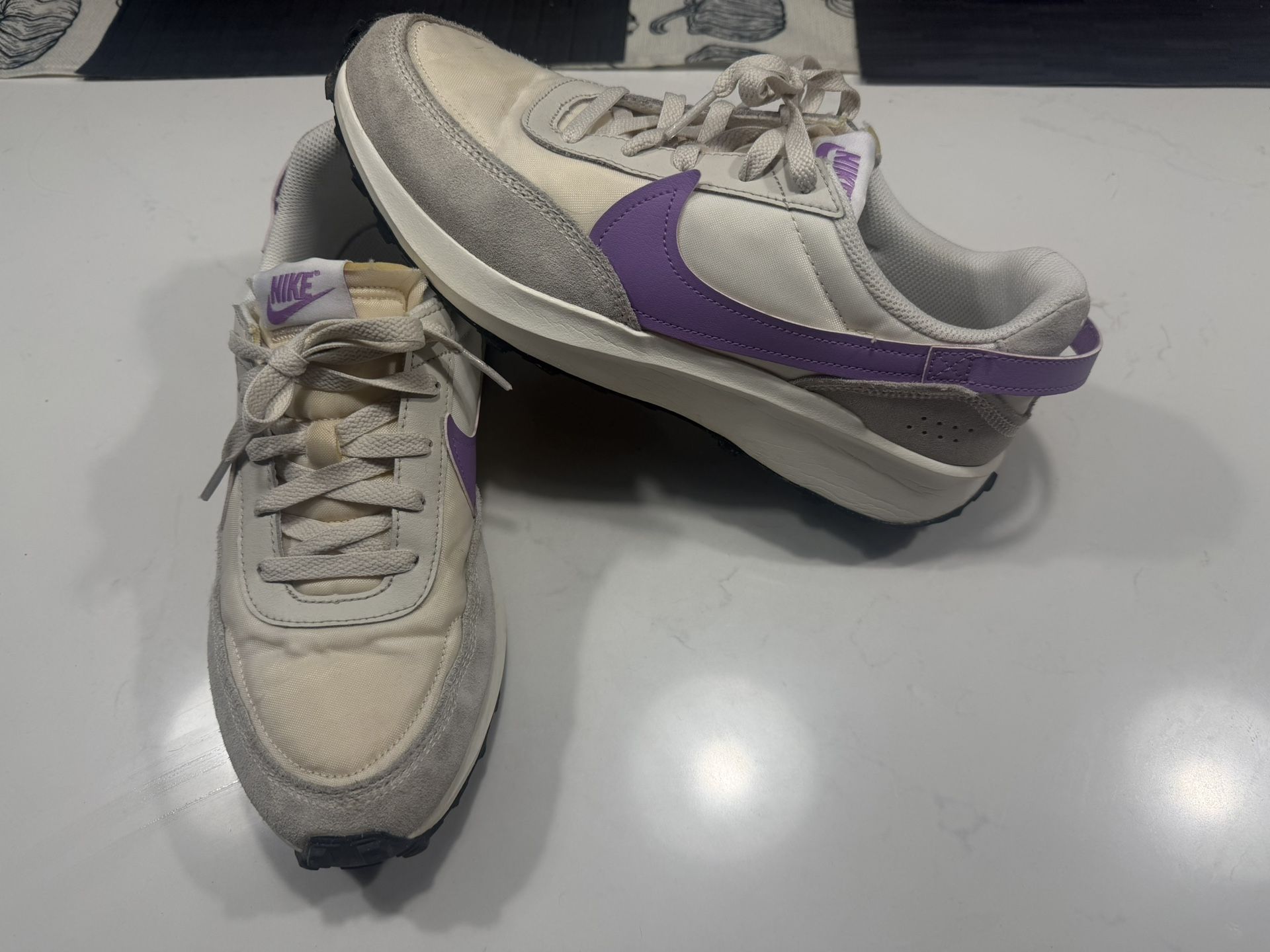 Women’s Nike Sneakers Size 11